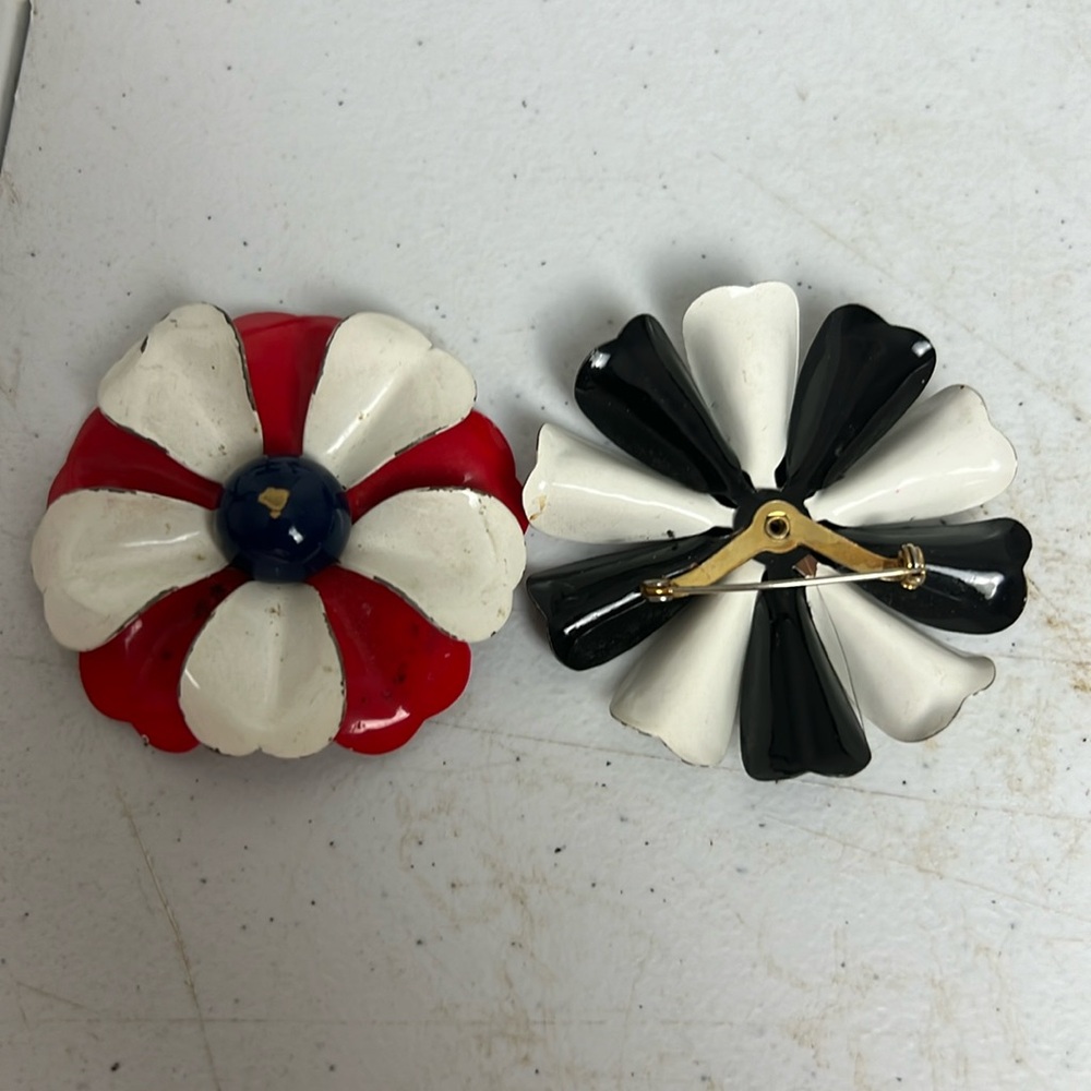Brooch